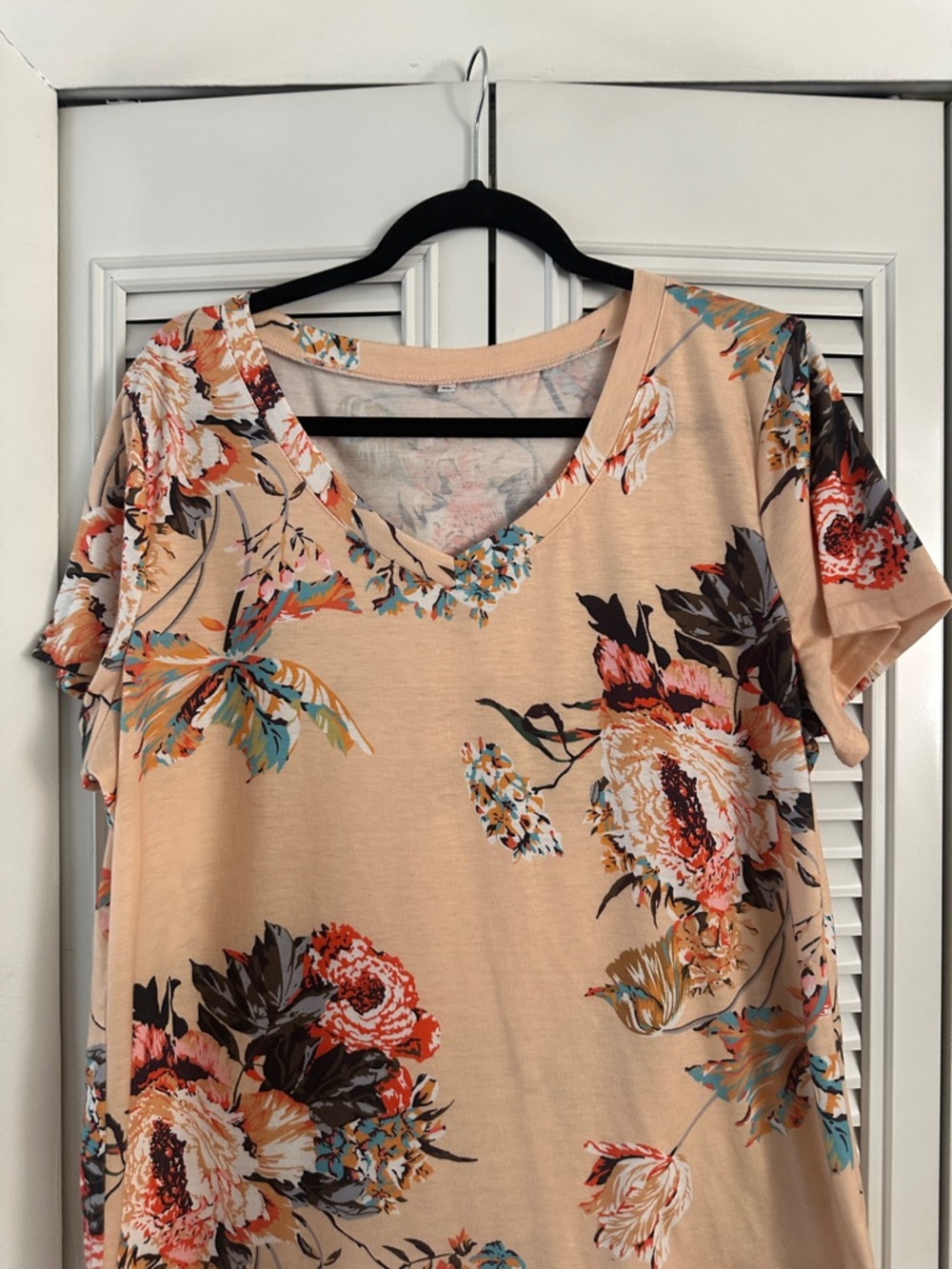Peach Floral V Neck Short Sleeve Top Size XL - Picture 4 of 6
